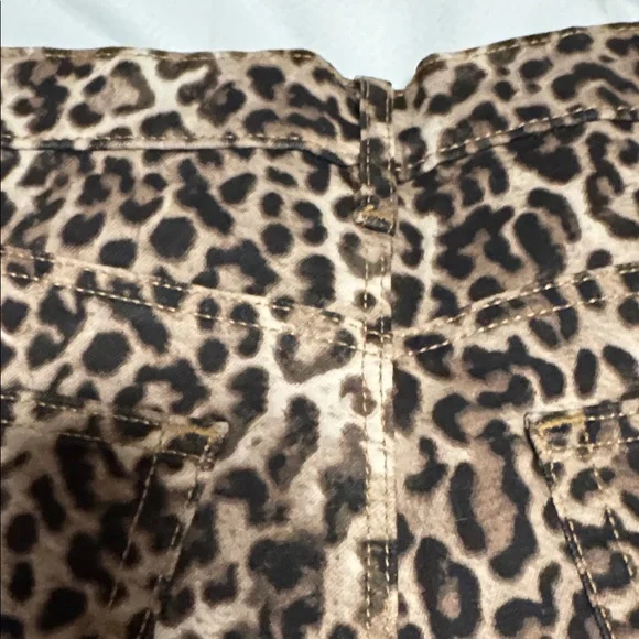 LOFT Leopard Print Wide Leg Jeans - Picture 13 of 13